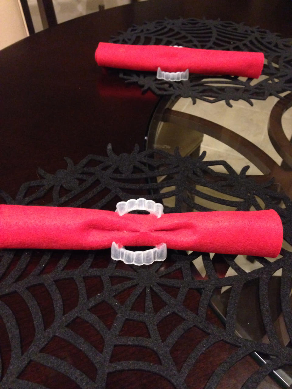 Vampire teeth napkin ring