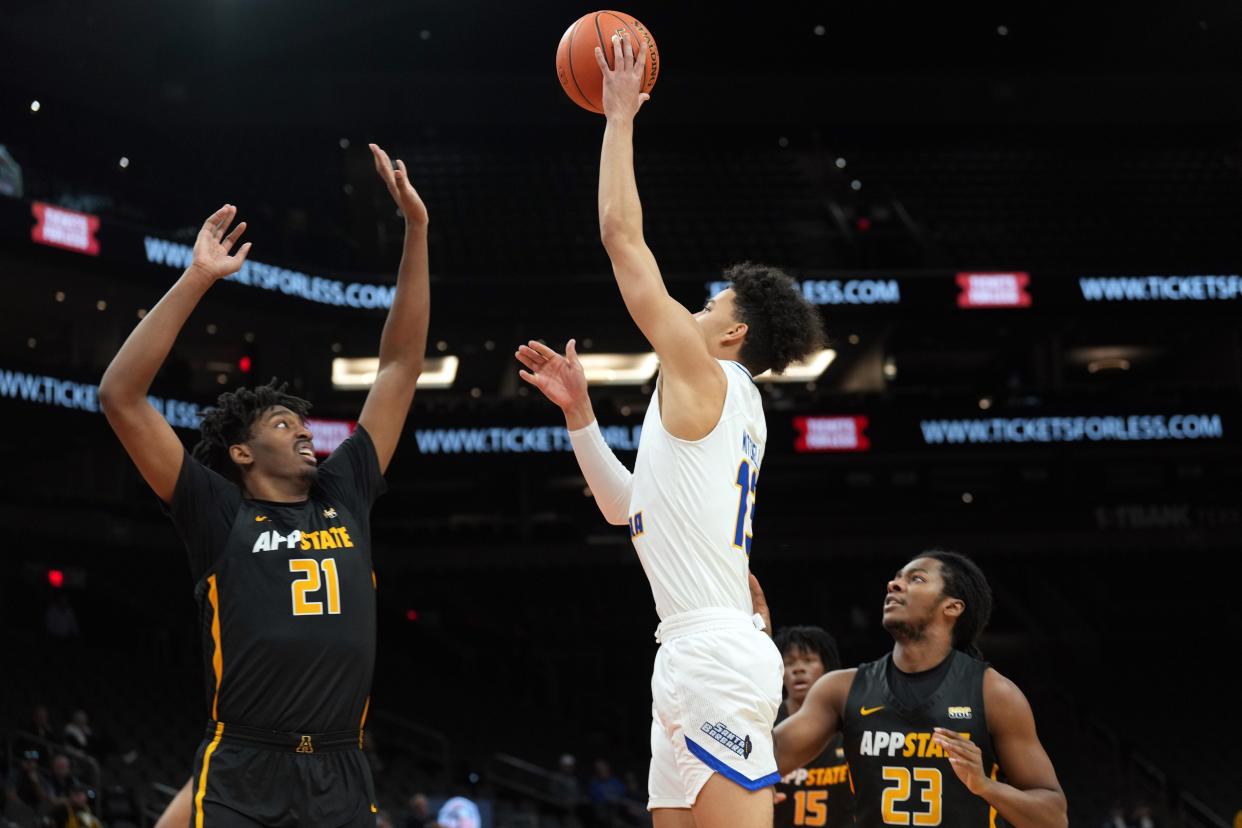 Appalachian State transfer Justin Abson (21) was one of the best shot-blockers in college basketball last season. He will visit Xavier on Friday.