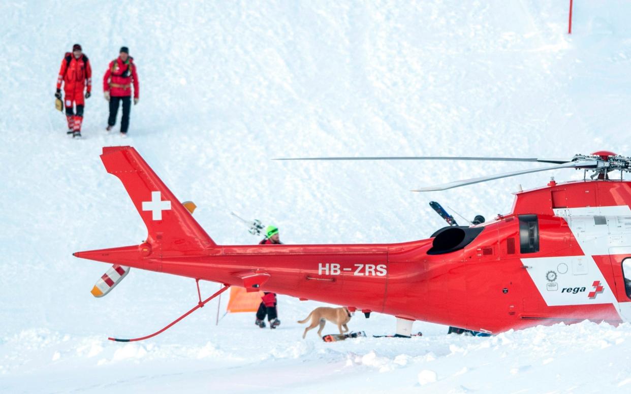 Rescuers at Andermatt - Keystone