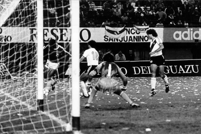 Una de las imágenes del partido en el Monumental