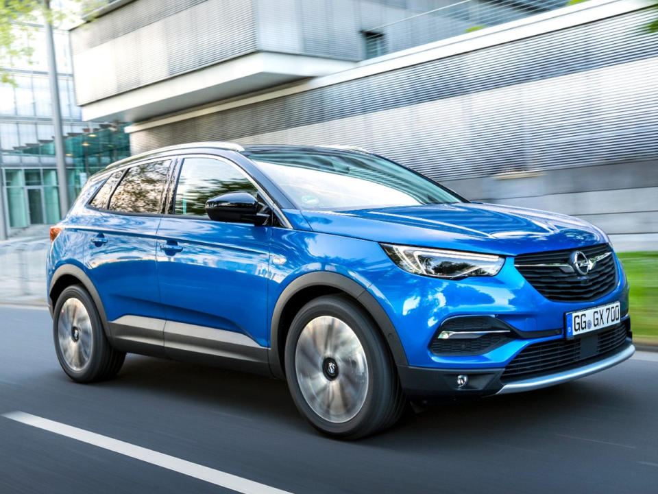 Auch Opel lockt seine Kunden mit dem neuen Opel Grandland X. Den großen Mokka gibt es bereits mit 130 PS ab 24.000 Euro. (Bild-Copyright: Opel)