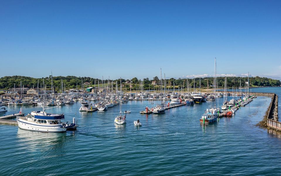 The glitzy harbour of... Yarmouth - istock