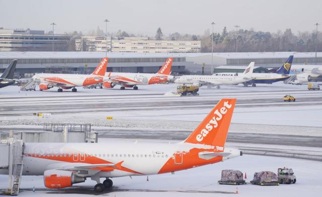 Flights resume at Manchester Airport after runways shut by snow on