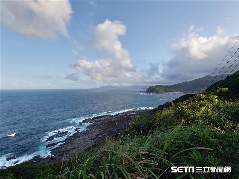 鼻頭國小依山傍海擁有絕佳景色。