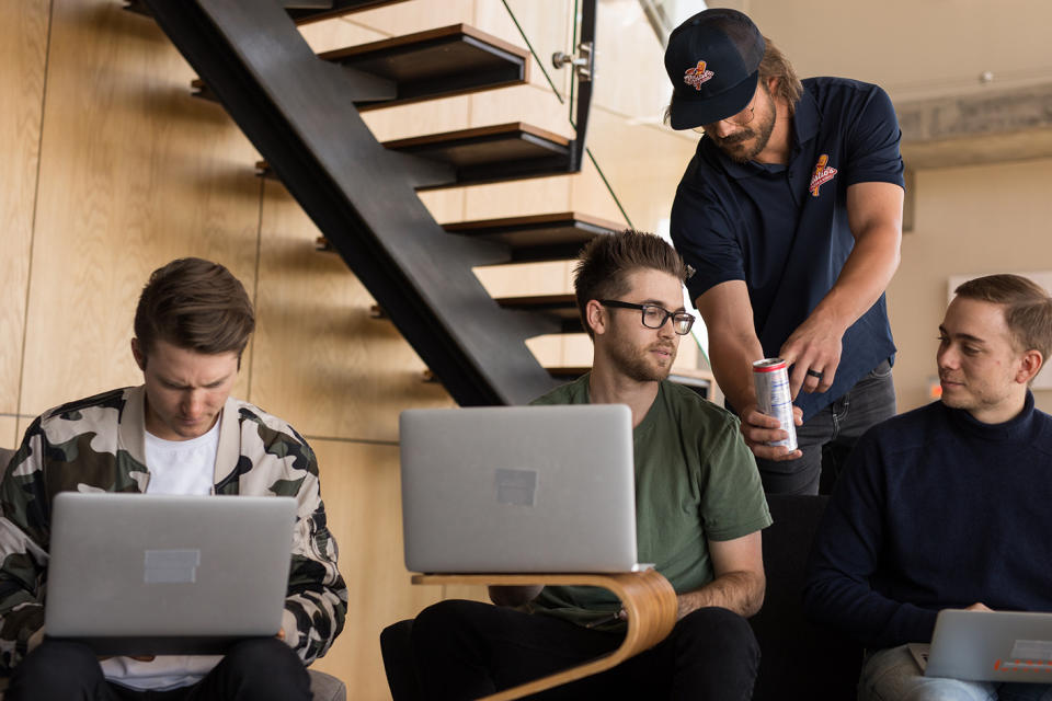 Kris Bryant pranks unsuspecting Yahoo fantasy players. (Lear Miller/Red Bull)