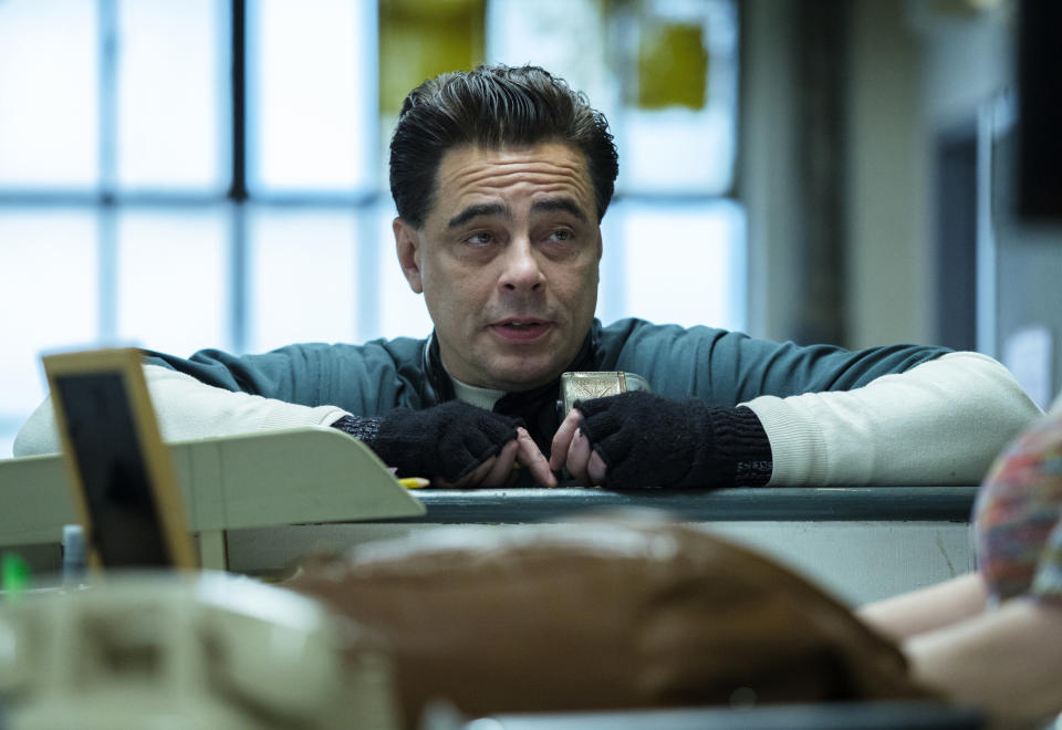 Benicio Del Toro en una escena de “Escape at Dannemora" en una imagen proporcionada por Showtime el programa empató junto con "The Americans" y "The Assassination Of Gianni Versace: American Crime Story" en las nominaciones a los Critics' Choice Awards con cinco menciones. Los premios serán entregados el 13 de enero y transmitidos por CW Network. (Christopher Saunders/Showtime via AP)