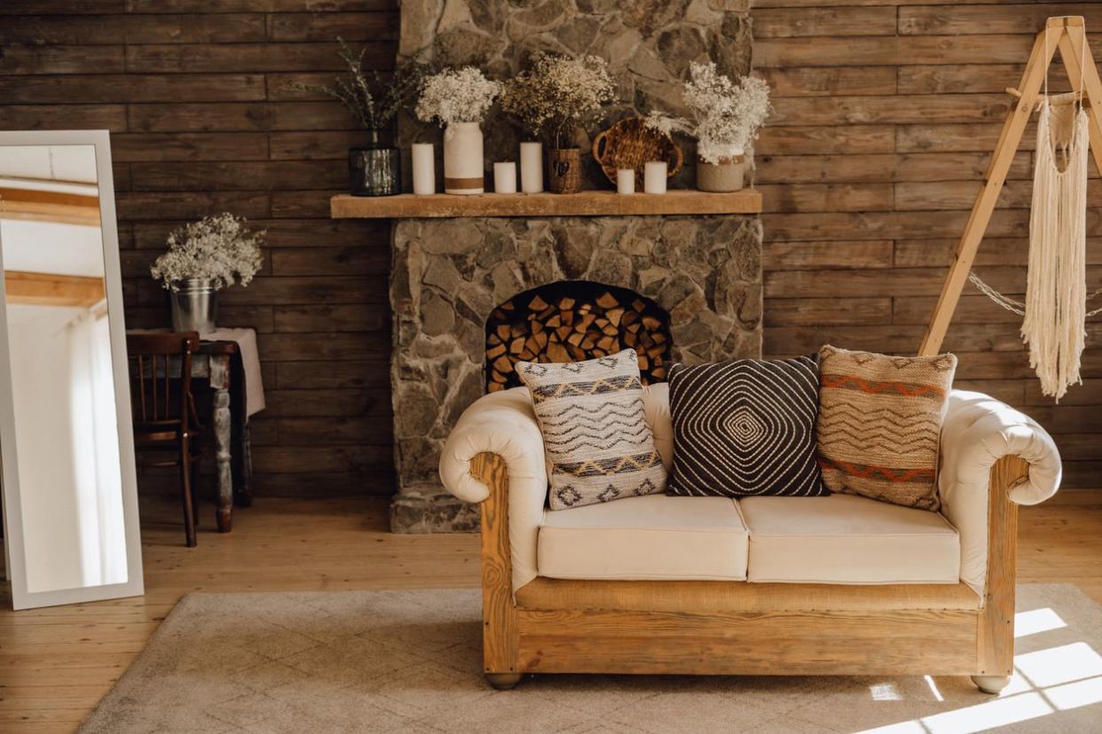 <p>At its best, “rustic” might mean natural wood fixtures and a kind of casual, barn-inspired style. At its worst, “rustic” might mean old, unprofessionally constructed, or poorly maintained.</p><p><br></p><span class="copyright"> Oksana_Bondar/istockphoto </span>