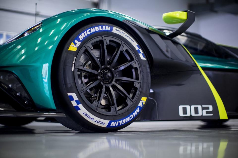 <p>2022 Aston Martin Valkyrie AMR Pro</p>