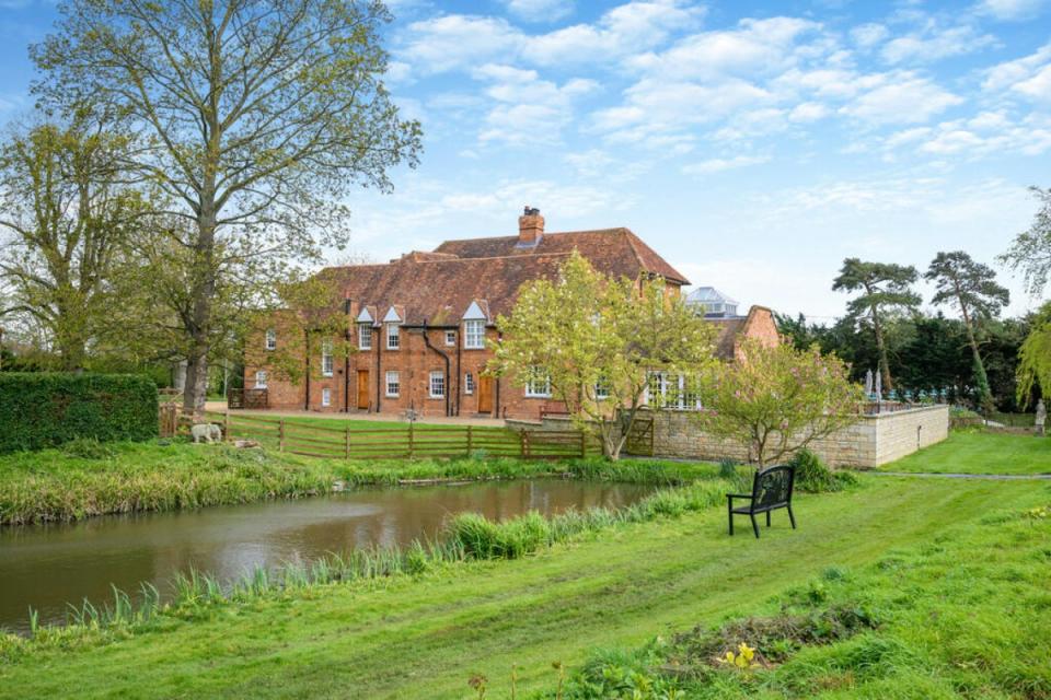 The house boasts almost 2.5 acres of semi-moated gardens (Rightmove/Fine & Country)