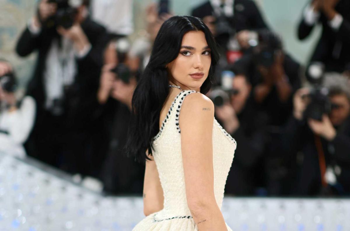 DUA LIPA IS VERSACE 'S NEW AMBASSADOR • MVC Magazine