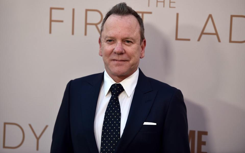 Anfang der 90er-Jahre galt Kiefer Sutherland dank Filmen wie "Flatliners" und "Eine Frage der Ehre" als einer der Shootingstars in Hollywood. Dennoch: Die Rolle des Jack Bauer, für die er mit zahlreichen Preisen ausgezeichnet wurde, ist bis heute sein größter Erfolg. Seit dem Ende von "24" war Sutherland vorwiegend in weiteren Serien zu sehen, zuletzt als US-Präsident in "Designated Survivor". (Bild: Alberto E. Rodriguez/Getty Images)