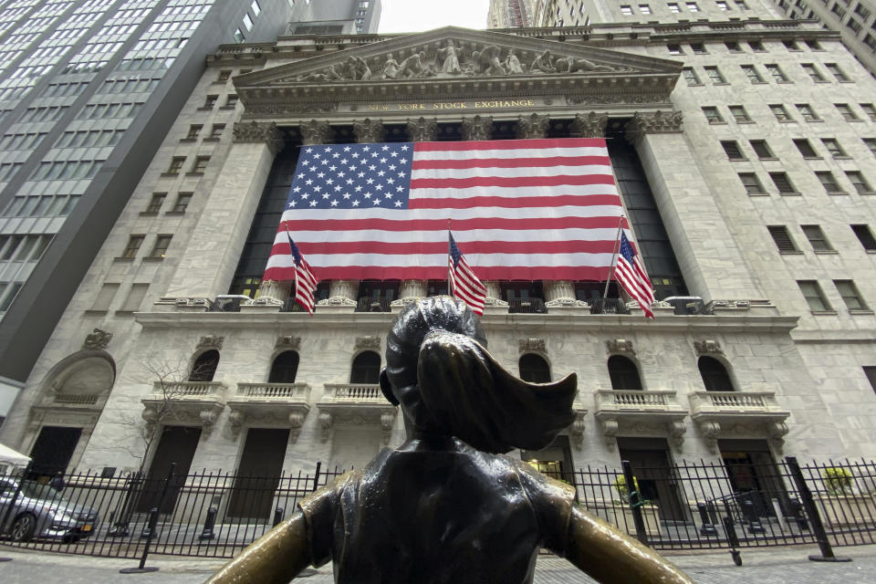 NEW YORK, NY - APRIL 09: Flags fly at full staff outside the NYSE on April 09, 2020 in New York City. Gov. Andrew Cuomo directed flags to be flown at half-staff for the victims of the coronavirus. COVID-19 has spread to most countries around the world, claiming almost 90,000 lives with infections nearing 1.5 million people. (Photo by Kena Betancur/Getty Images)