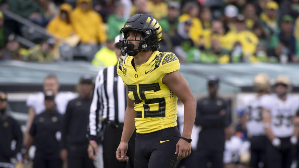 Oregon running back Travis Dye (26) during an NCAA college football game Saturday, Oct. 30, 2021, in Eugene, Ore. (AP Photo/Andy Nelson)