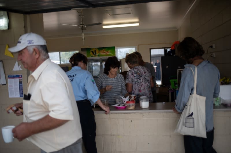 The Wider Image: From Australian bushfire ashes, a community rises in solidarity