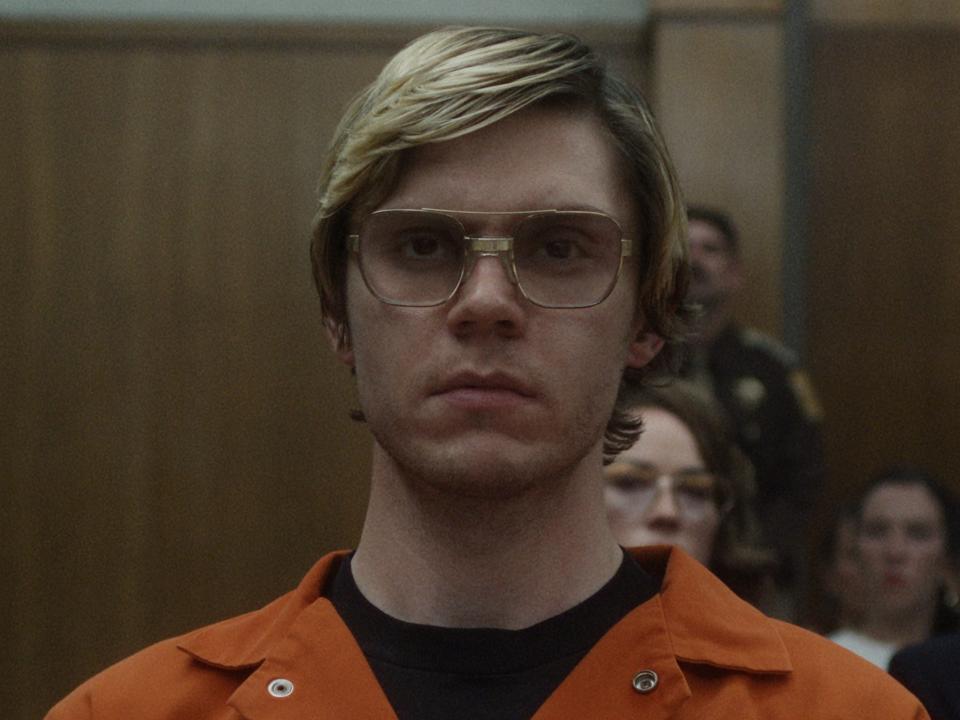 A picture of Evan Peters playing Jeffrey Dahmer.