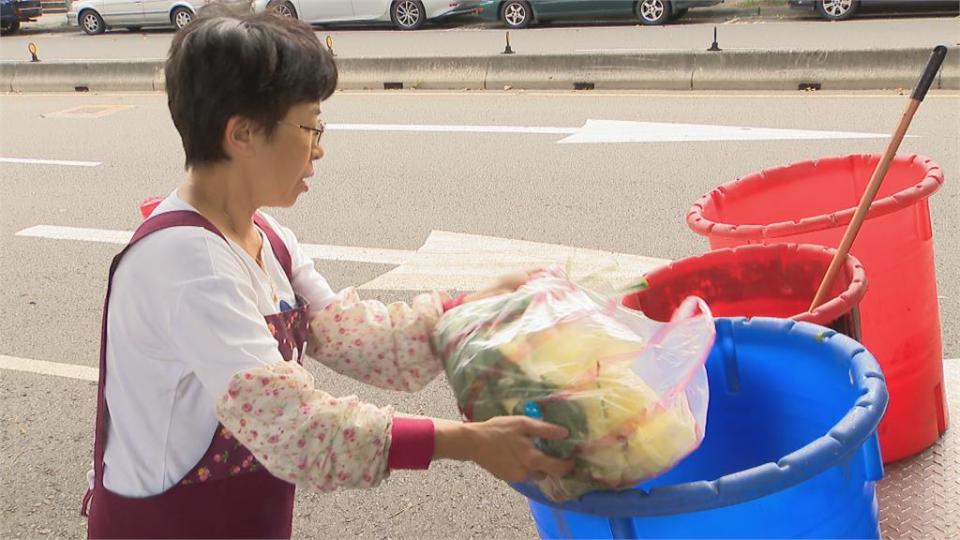 北投垃圾車未掛廚餘桶隨便倒！　議員轟3500萬廚餘處理費白編