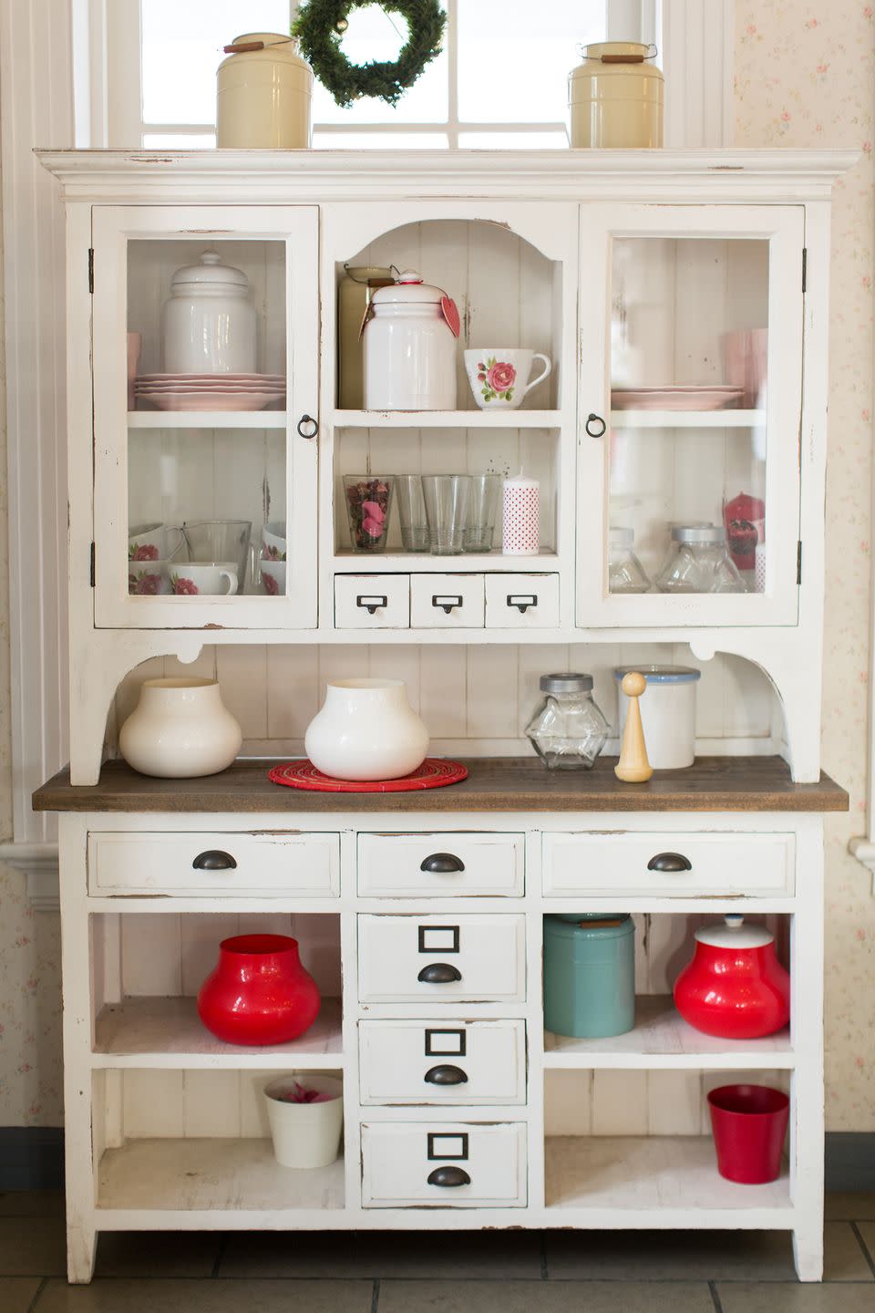 how to organize kitchen cabinets hutch