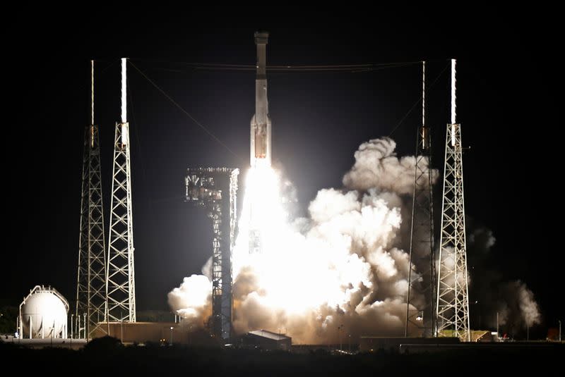 The Boeing CST-100 Starliner spacecraft lifts off from launch complex 40 at the Cape Canaveral Air Force Station in Cape Canaveral,