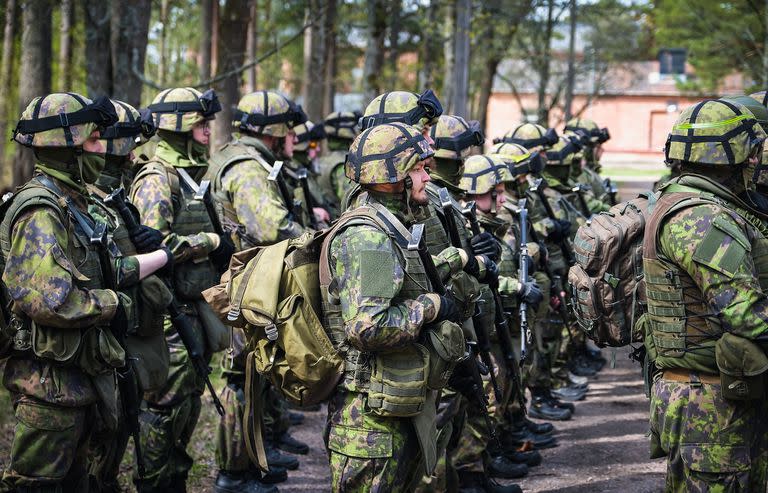 Finlandia; Helsinki,; entrenamiento militar, MUNDO