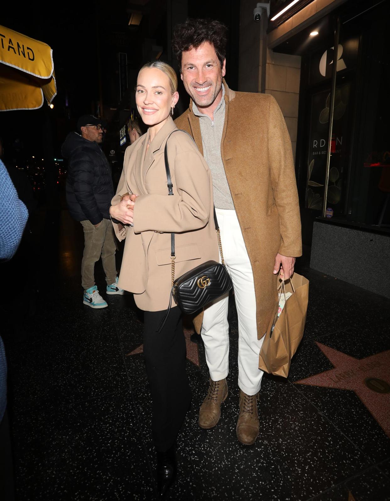 Maksim Chmerkovskiy Jokingly Tosses Then Retrieves Peta Murgatroyd s Pregnancy Pillow for Baby No 3 146