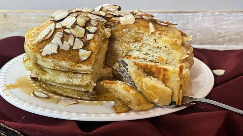 Triple Vanilla Almond Flour Pancakes