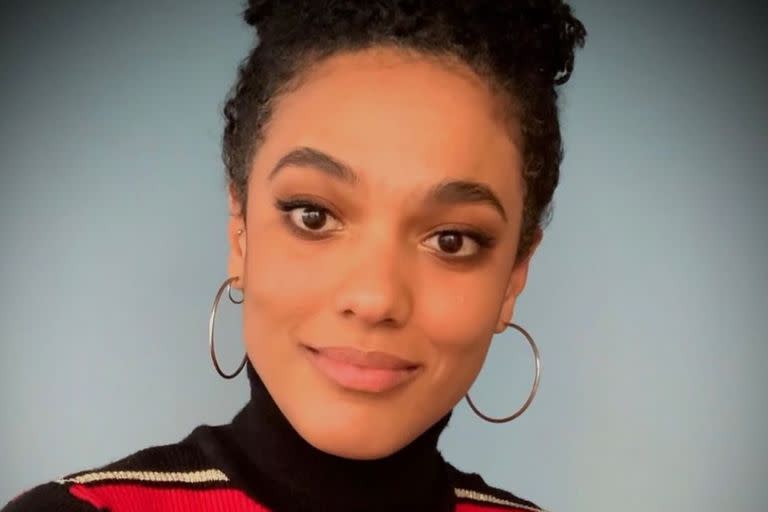 La actriz británica Freema Agyeman interpreta a la doctora Helen Sharpe en la serie de Netflix New Amsterdam