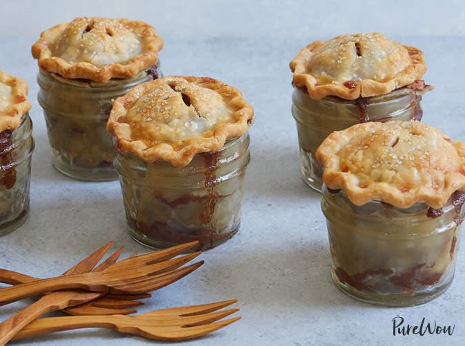 Mini Mason Jar Apple Pies