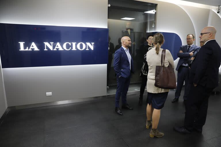 El embajador de la UE en la Argentina, Amador Sánchez Rico, y otros diplomáticos estuvieron en LA NACION antes de participar en una celebración por el Día de Europa en Puerto Madero