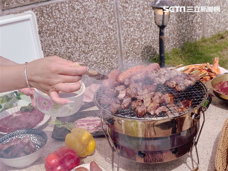 中秋就是要烤肉！還沒規劃好中秋大餐的人，就揪三五好友來家裡大吃一波吧！（圖／記者劉沛妘攝）