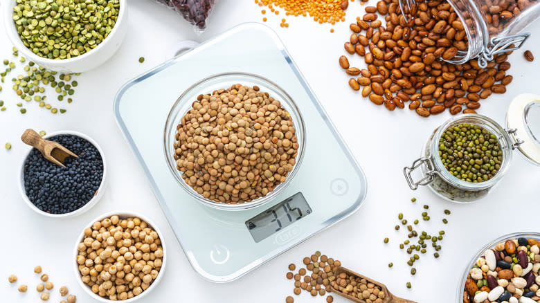 digital scales measuring dried legumes