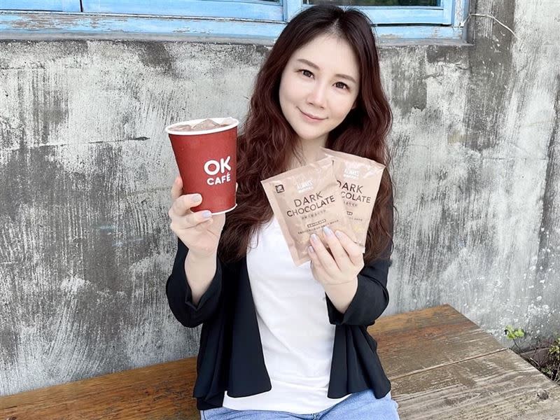 OKCafe推出「歐維氏冰可可」，7月13日享嘗鮮價39元，購買OKCafe任2杯再送歐維氏可可粉一包。（圖／超商業者提供）