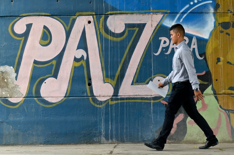 Graffiti in Cali, Colombia, reads "Peace for the people"