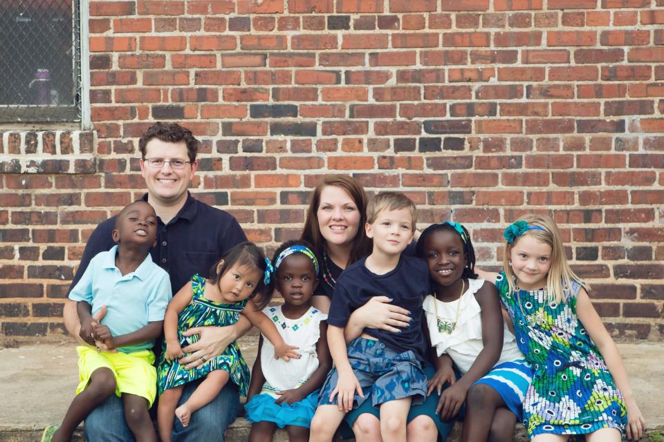 Lee and Shannon Dingle with their children in Raleigh, North Carolina, in July 2014.