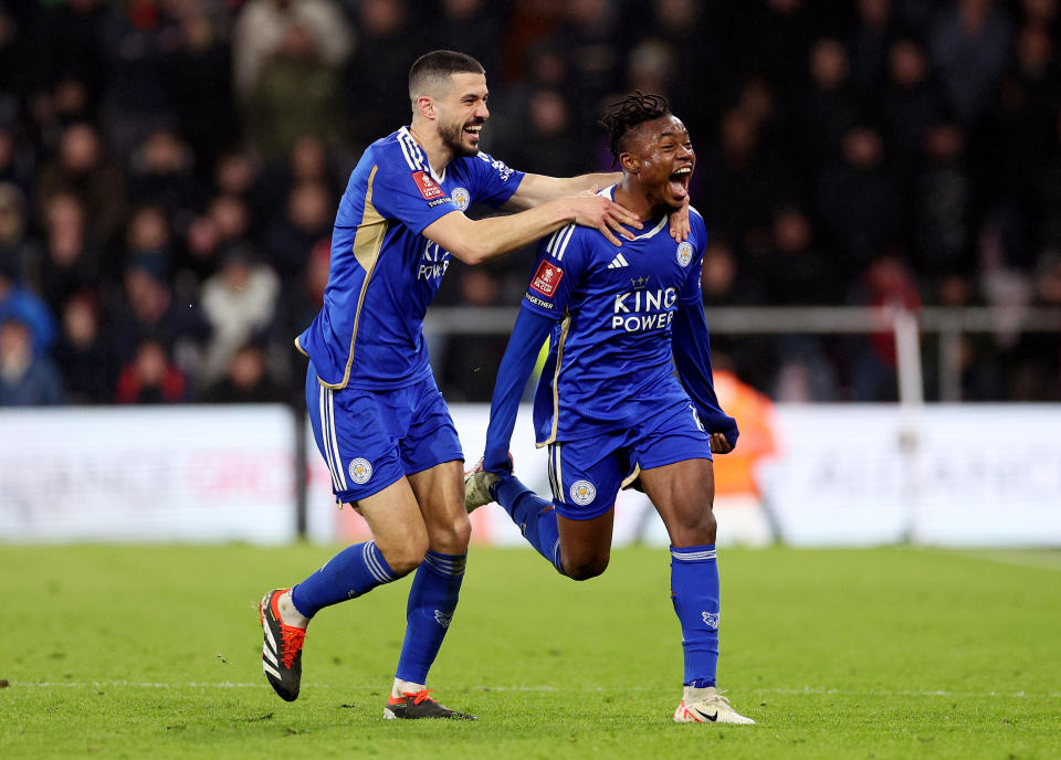 �� Fatawu stunner seals Leicester's FA Cup quarter-final spot