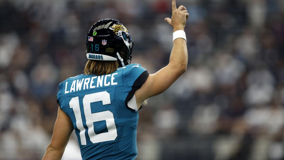 Trevor Lawrence throws 2 touchdown passes, Jaguars pitch shutout over Colts