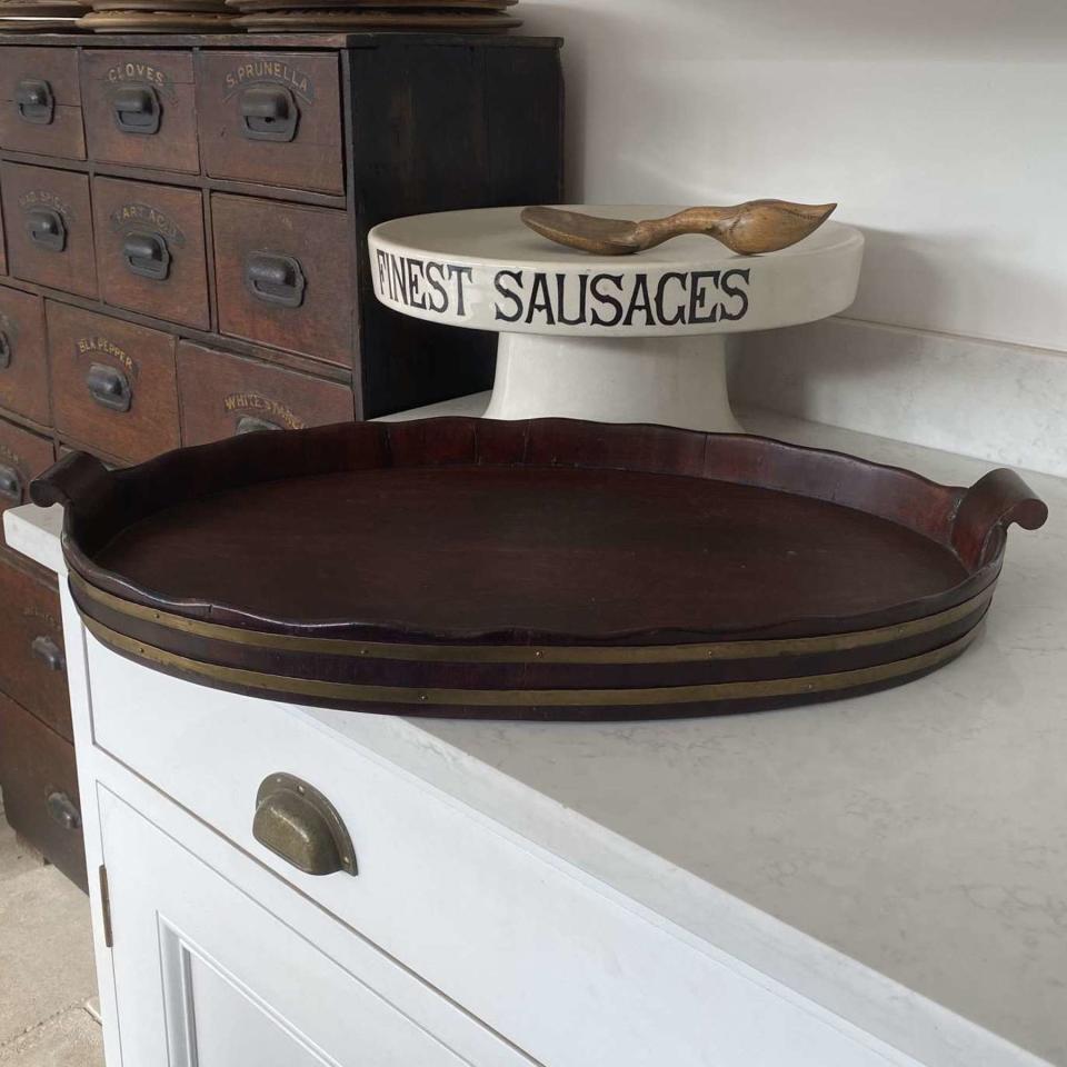 The Antique Kitchen: vintage trays and kitchen accessories (Image via The Antique Kitchen) 
