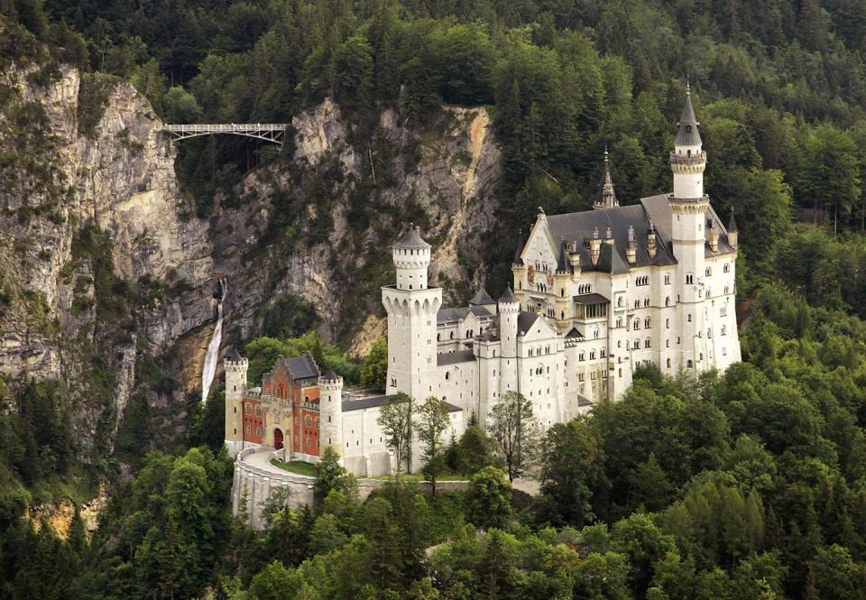 INSPIRATION: Neuschwanstein Castle in Bavaria, Germany