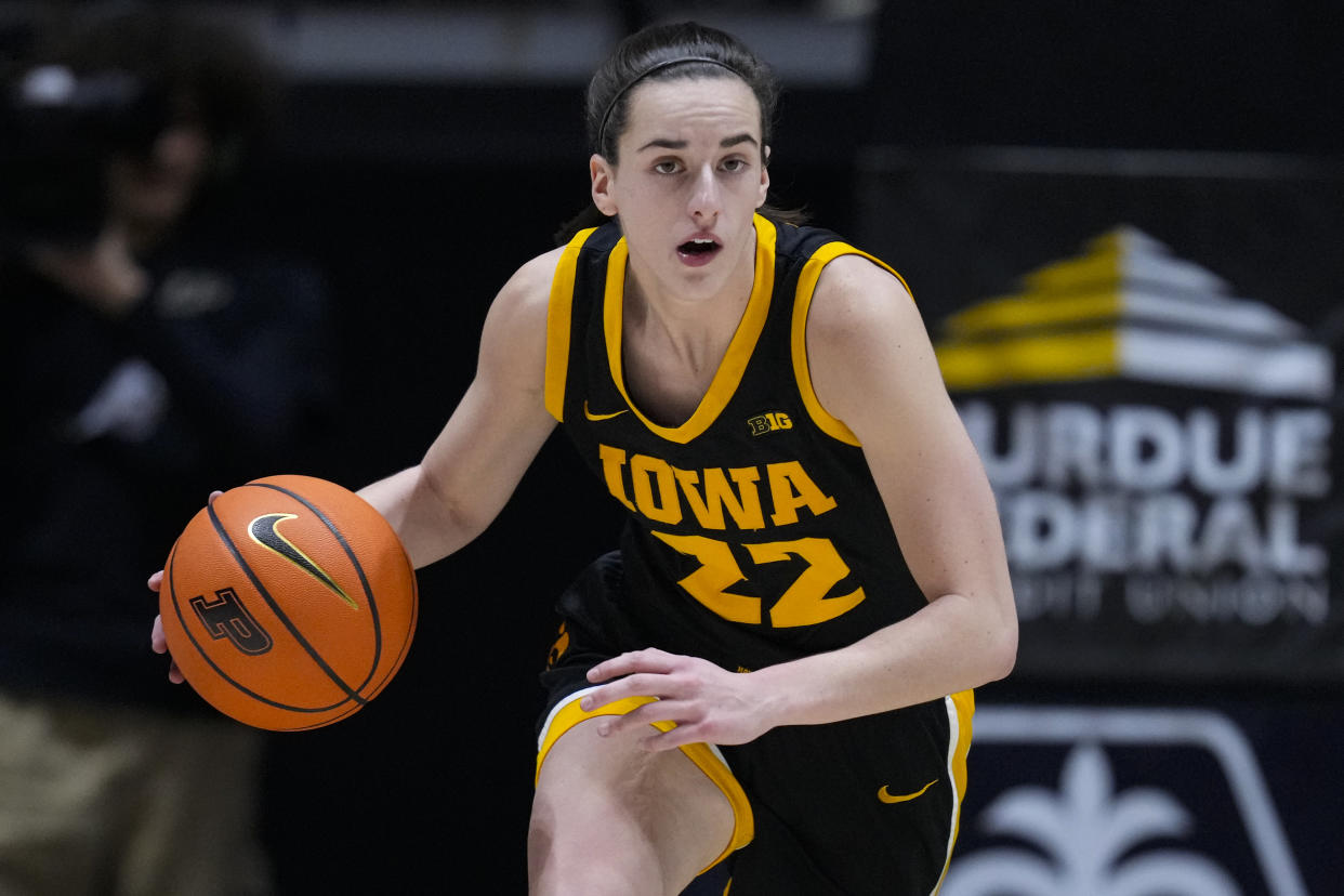 Caitlin Clark and Iowa advanced to the national title game as a No. 2 seed last season. Will they cut down the nets this year as a No. 1 seed? (AP Photo/Michael Conroy)