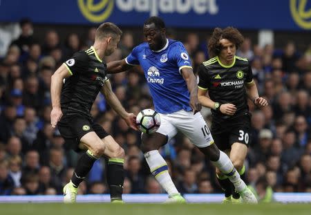 Britain Football Soccer - Everton v Chelsea - Premier League - Goodison Park - 30/4/17 Everton's Romelu Lukaku in action with Chelsea's Gary Cahill and David Luiz Reuters / Phil Noble Livepic