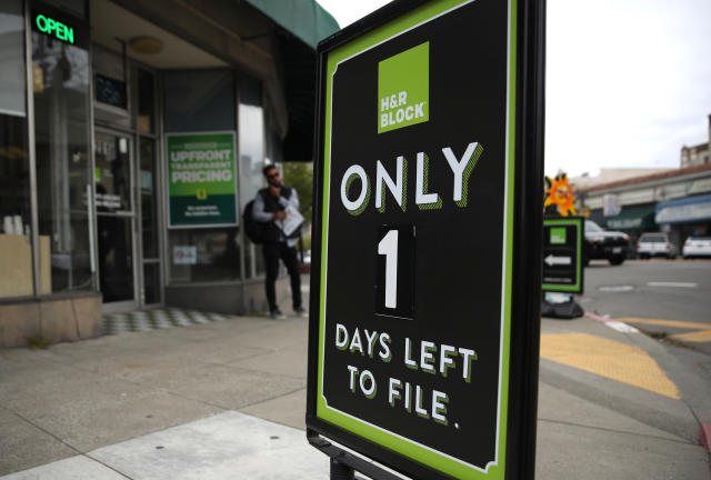 Today is deadline for residents to file their federal income taxes. (Credit: Justin Sullivan, Getty Images)