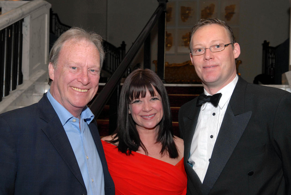 Dennis Waterman with his daughter Hannah Waterman and her ex-husband Ricky Groves in 2007. (Getty Images)