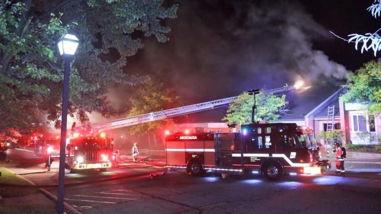 Overnight fire damages Mississauga business complex