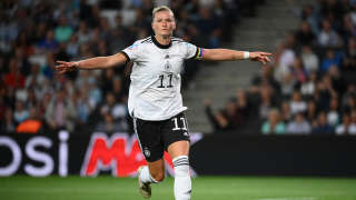 Germany's striker Alexandra Popp celebrates scoring the opening goal during the UEFA Women's Euro 2022 semi-final football match between Germany and France at the Stadium MK, in Milton Keynes, on July 27, 2022. (Photo by FRANCK FIFE / AFP) / No use as moving pictures or quasi-video streaming. 
Photos must therefore be posted with an interval of at least 20 seconds.