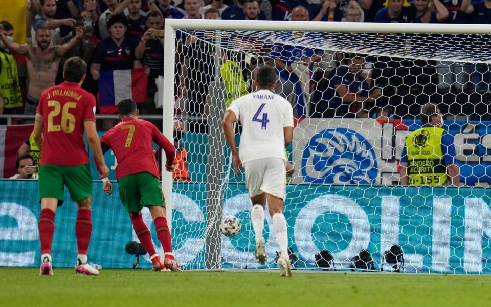 Ronaldo crashes in his second penalty - AP Photo/Darko Bandic,Pool