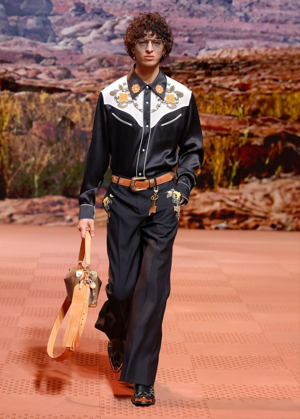 Look from Pharrell Williams, a stunning spaghetti western look Louis Vuitton autumn winter 2024 (Louis Vuitton)