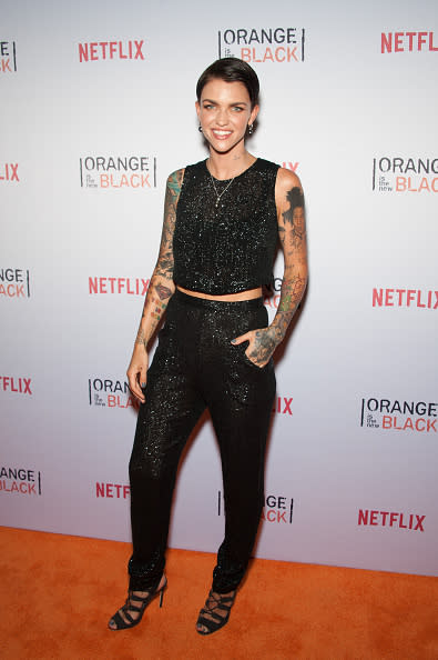 The newest addition to the Orange Is The New Black girl gang showed off her toned abs in a sexy sparkly matching set.