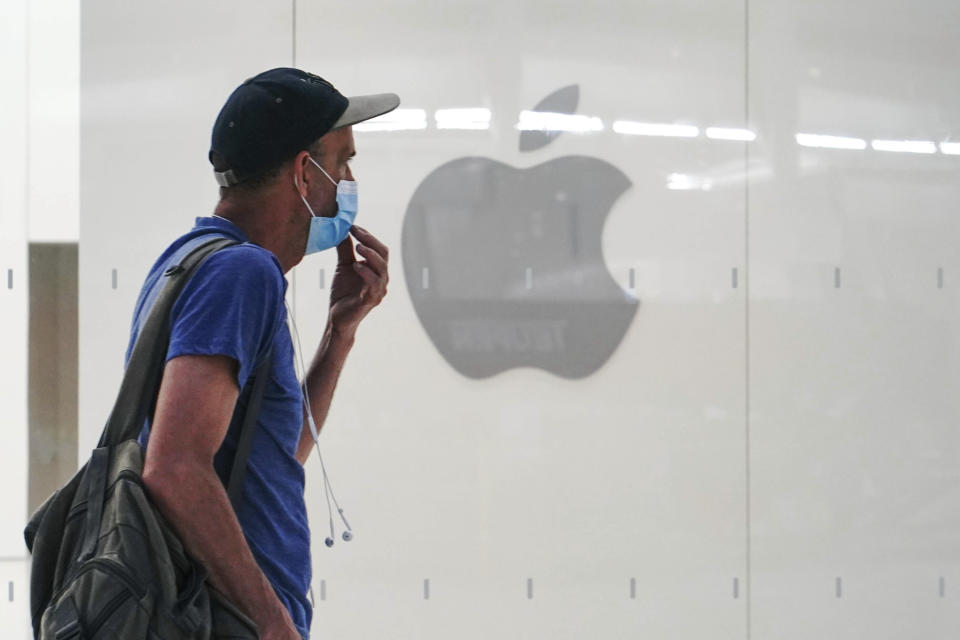 Photo by: John Nacion/STAR MAX/IPx 2020 8/13/20 A view of an Apple Store at The Oculus as New York City continues Phase 4 of re-opening following restrictions imposed to slow the spread of coronavirus on August 13, 2020 in New York City. The fourth phase allows outdoor arts and entertainment, sporting events without fans and media production.