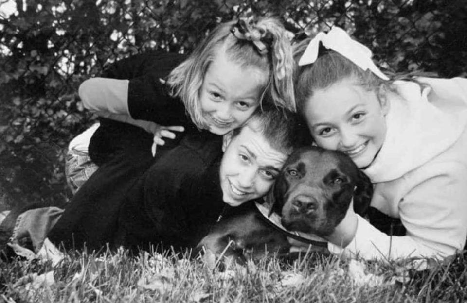 In this photo, Shayne Stilphen is seen with his sisters.