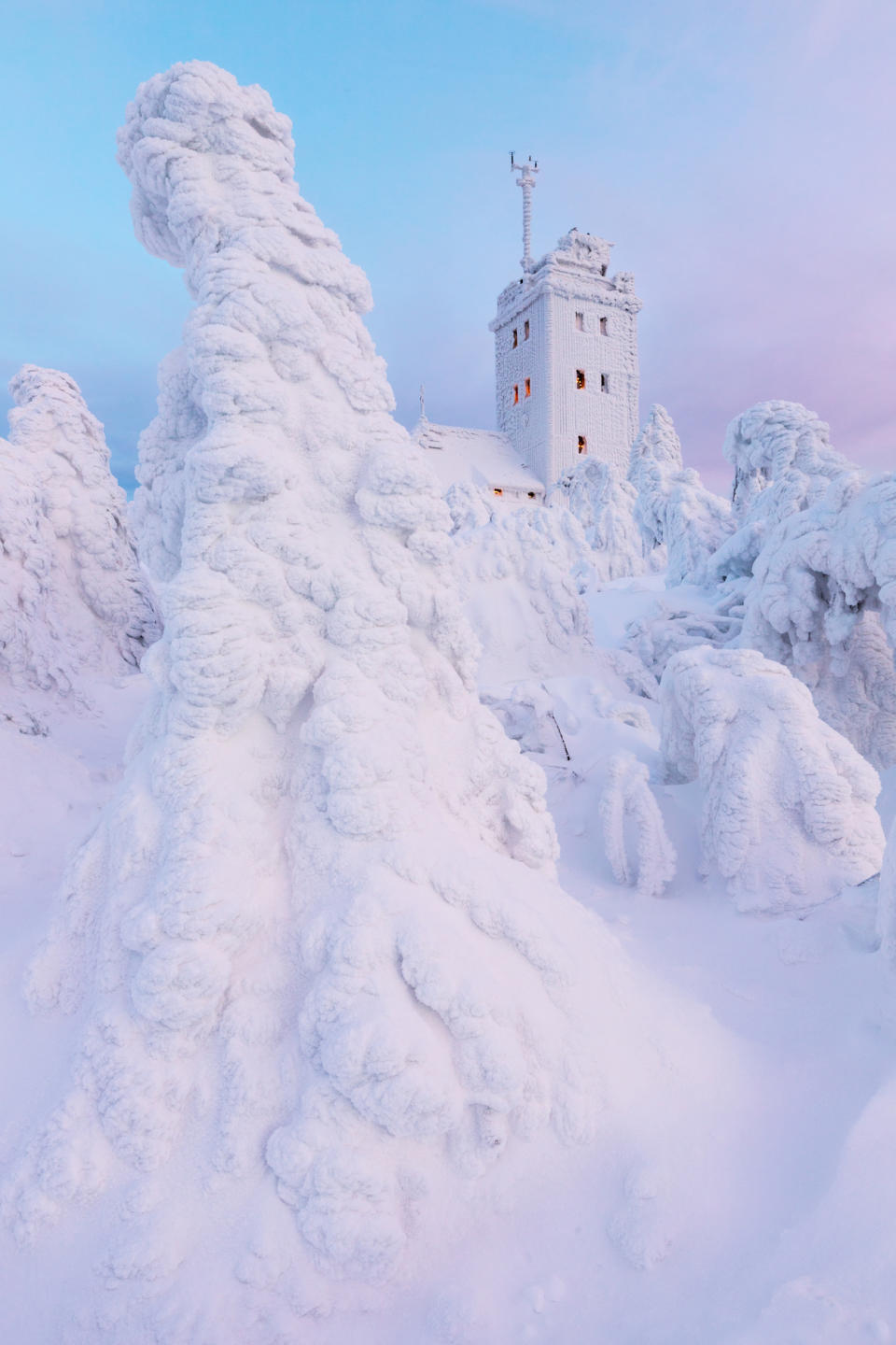 A snowy imaged captured by Christoph Schaarschmidt of the Fichtelberg mountain in Germany (Picture: RMetS)