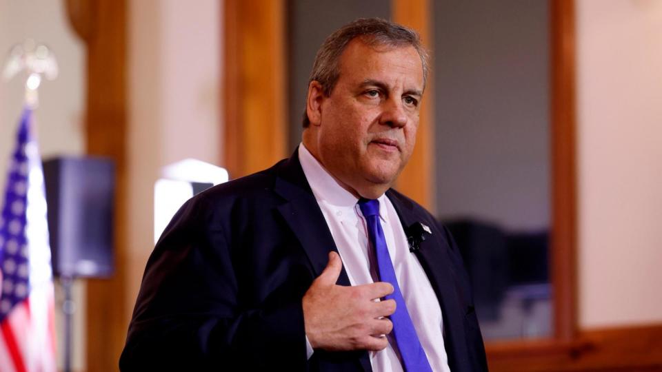 PHOTO: Chris Christie announces he is dropping out of the Republican presidential race at Searles School and Chapel in Windham, N.H., Jan. 10, 2024.  (Danielle Parhizkaran/The Boston Globe via Getty Image)